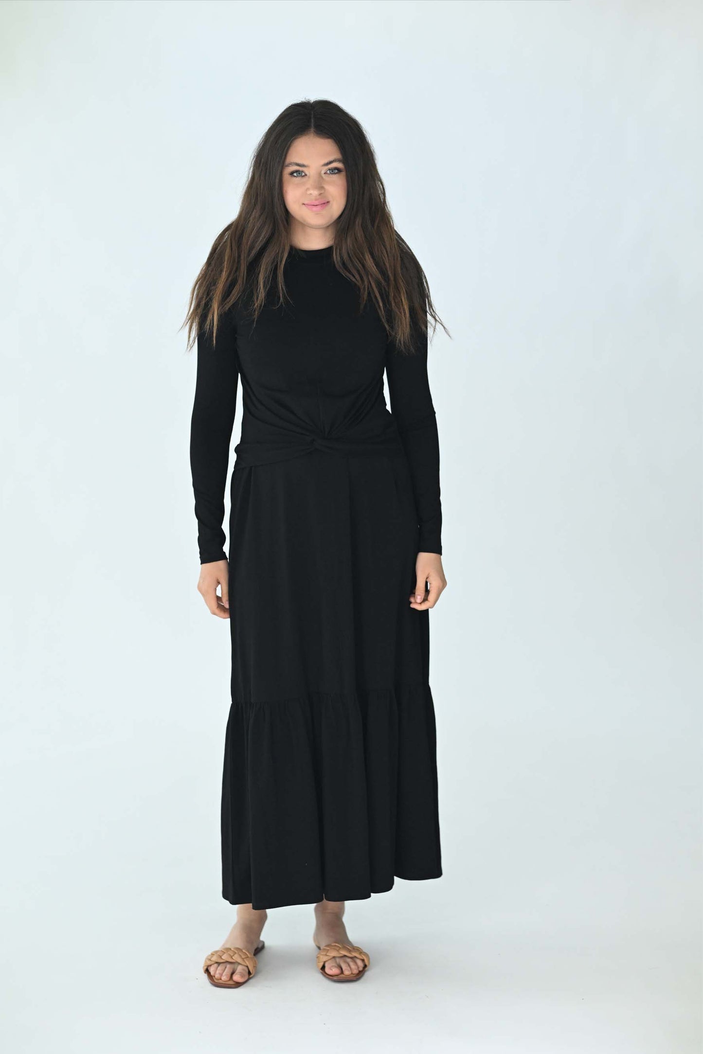 Monn Black Twist Hem Tee M400B