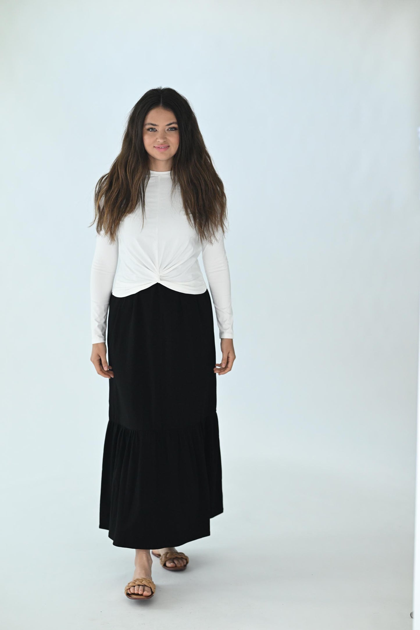 Monn White Twist Hem Tee M400W