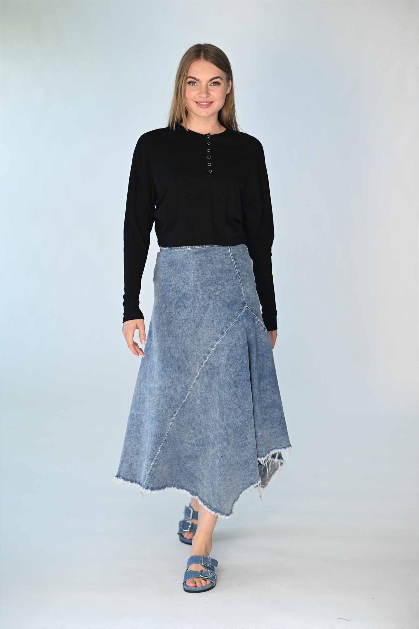 Monn Black Cropped Henley Dolman M413B