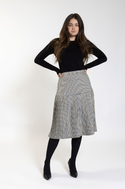 Donna Bella Black & White Plaid Drop Waist Pleated Skirt TW23425-A