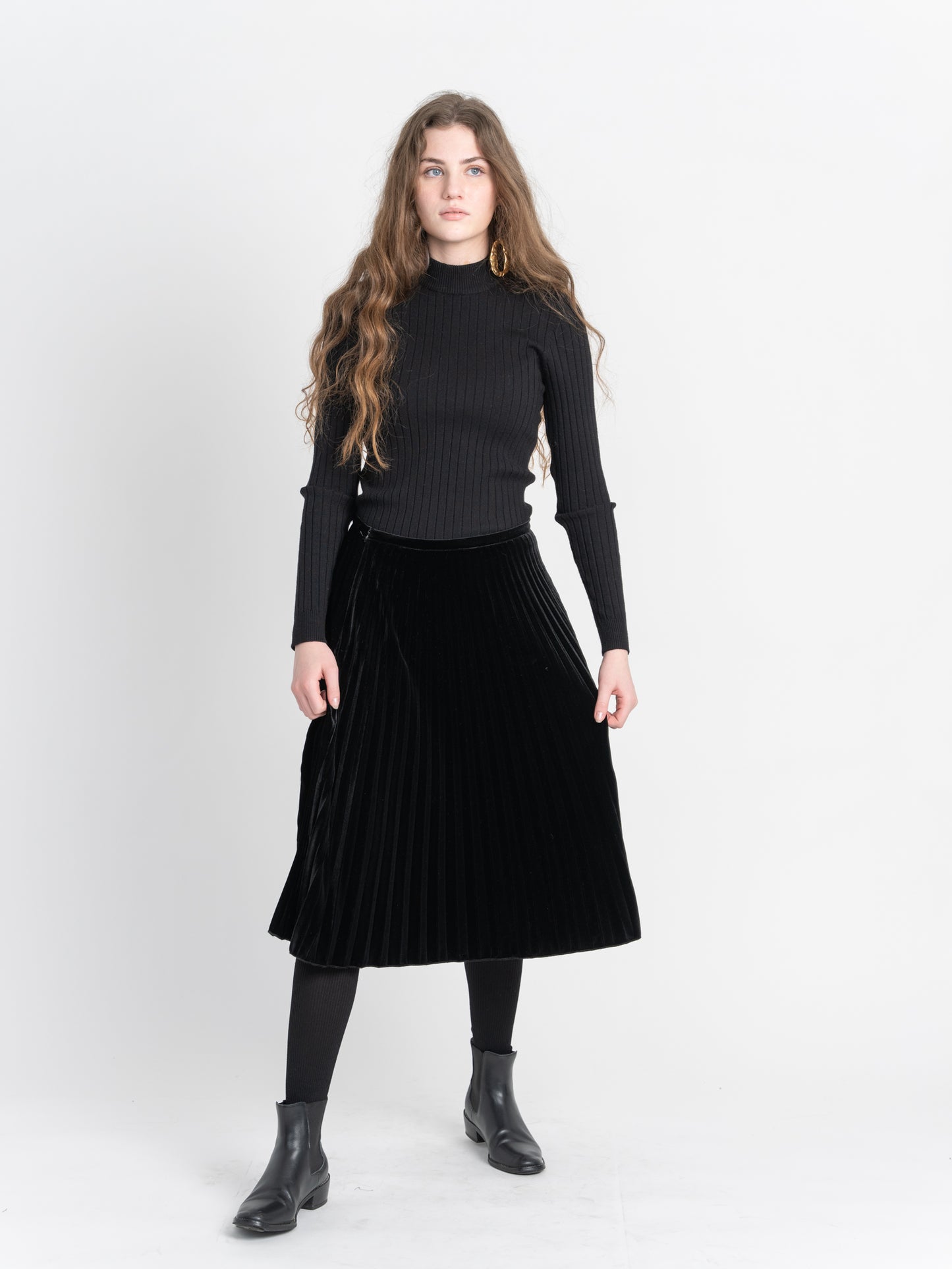 Birt UK Black Accordian pleated Velour 27" Skirt WB2CM7706S