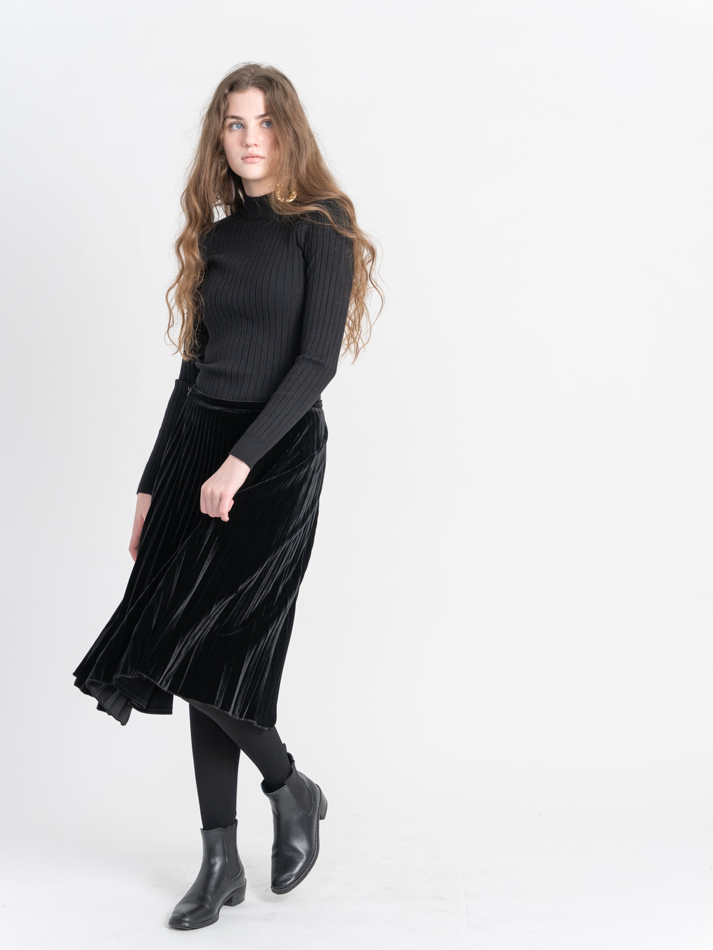 Birt UK Black Accordian pleated Velour 27" Skirt WB2CM7706S
