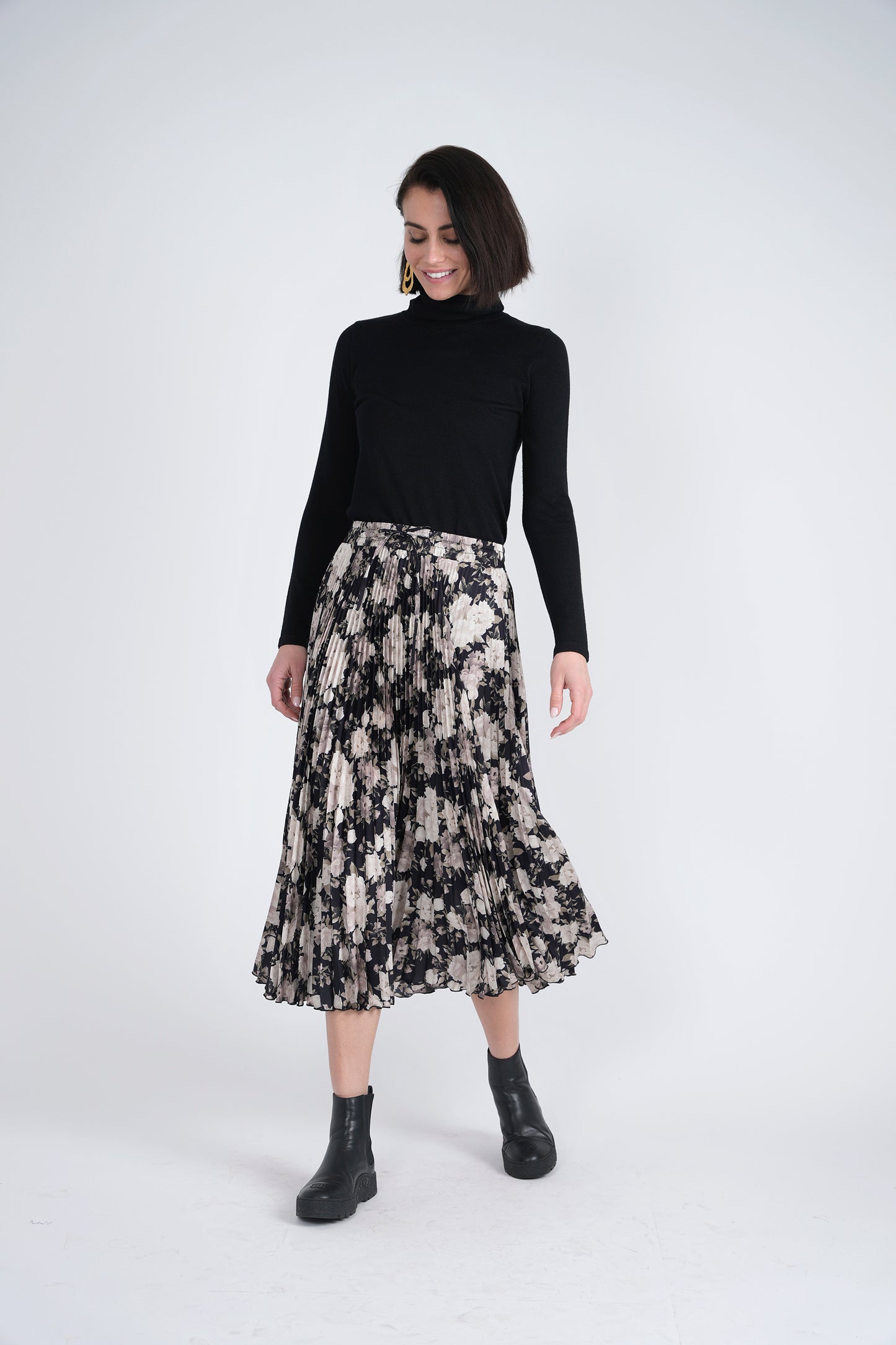 Mademoiselle Grey/Black Accordian Pleated Printed Midi Skirt WB3CM8498SM
