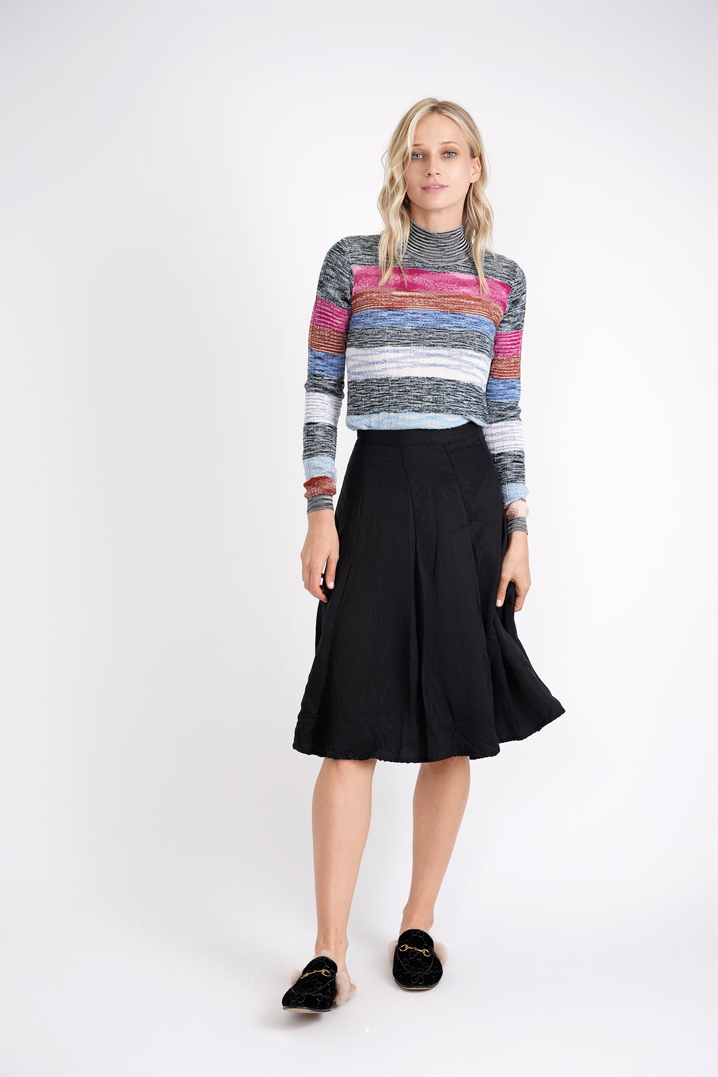 Noni Black Skirt With Vertical Panels And Side Zipper DW3YT3405