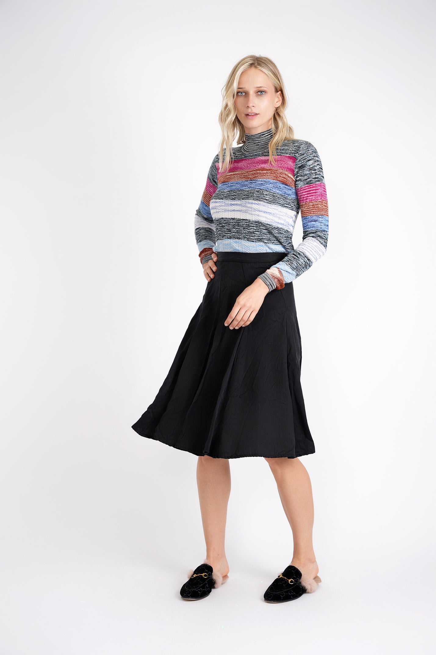 Noni Black Skirt With Vertical Panels And Side Zipper DW3YT3405