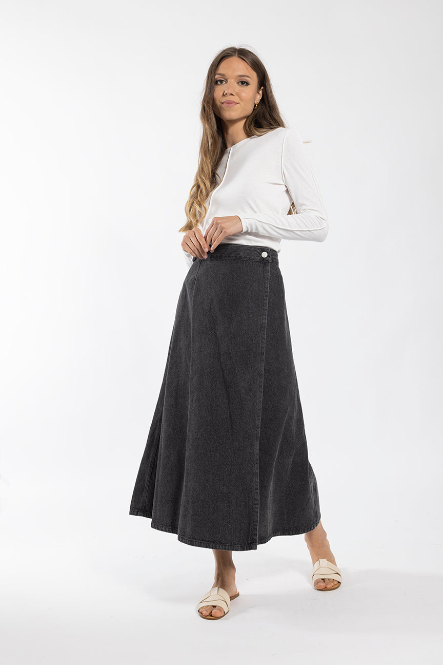 Monn White Reverse Seam Tee M244W