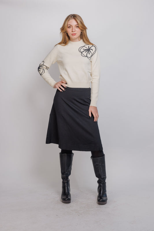 Ivee Ivory/blk Flower Sweater 25766