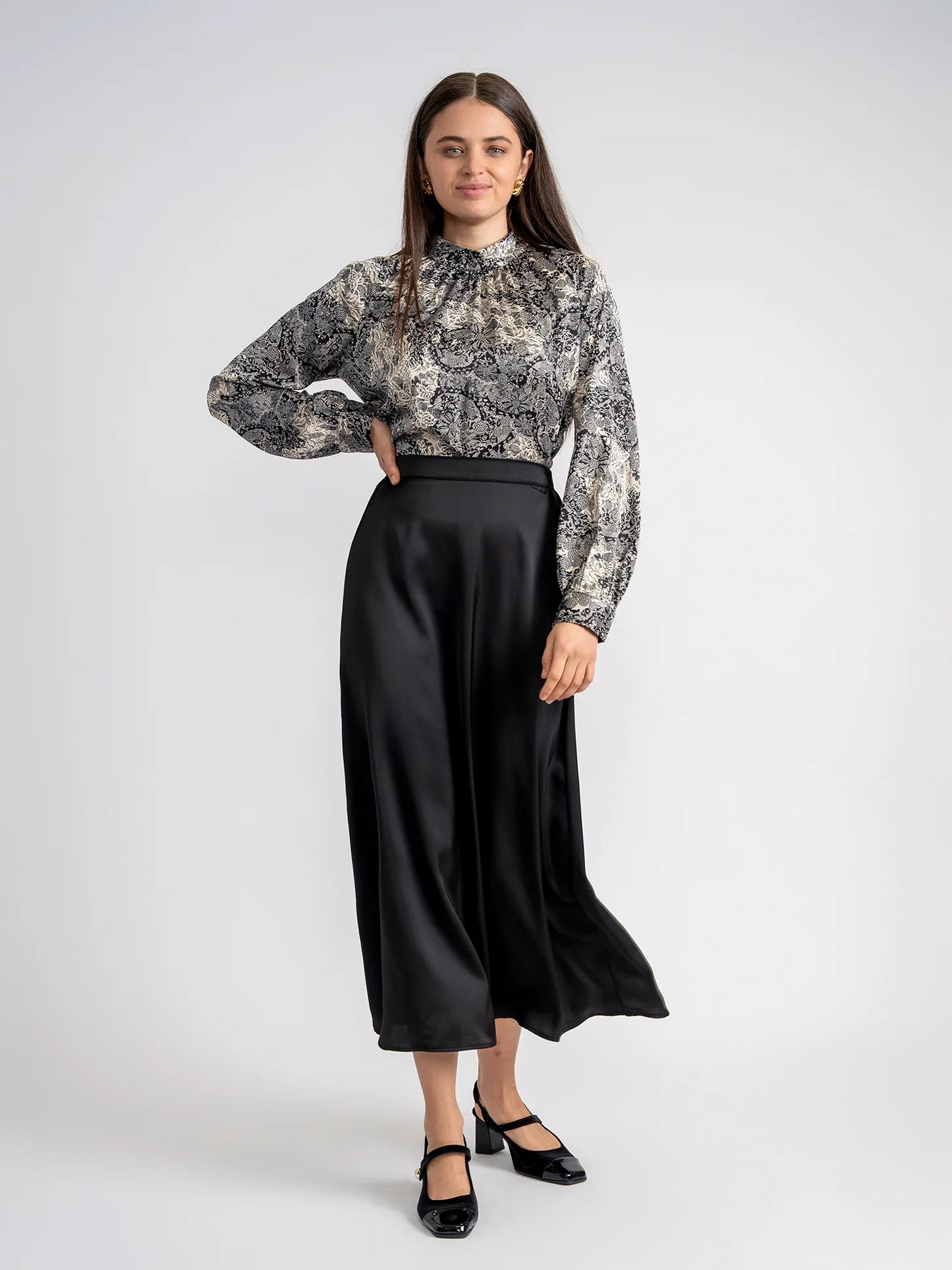 Noni Black Satin Skirt WB5CYT2726S